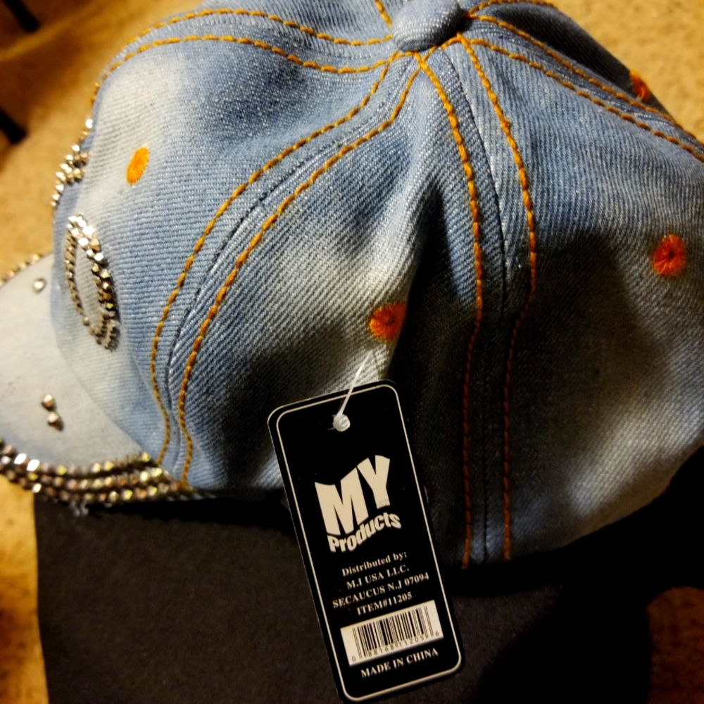 Bling Cap - Picture 3 of 4